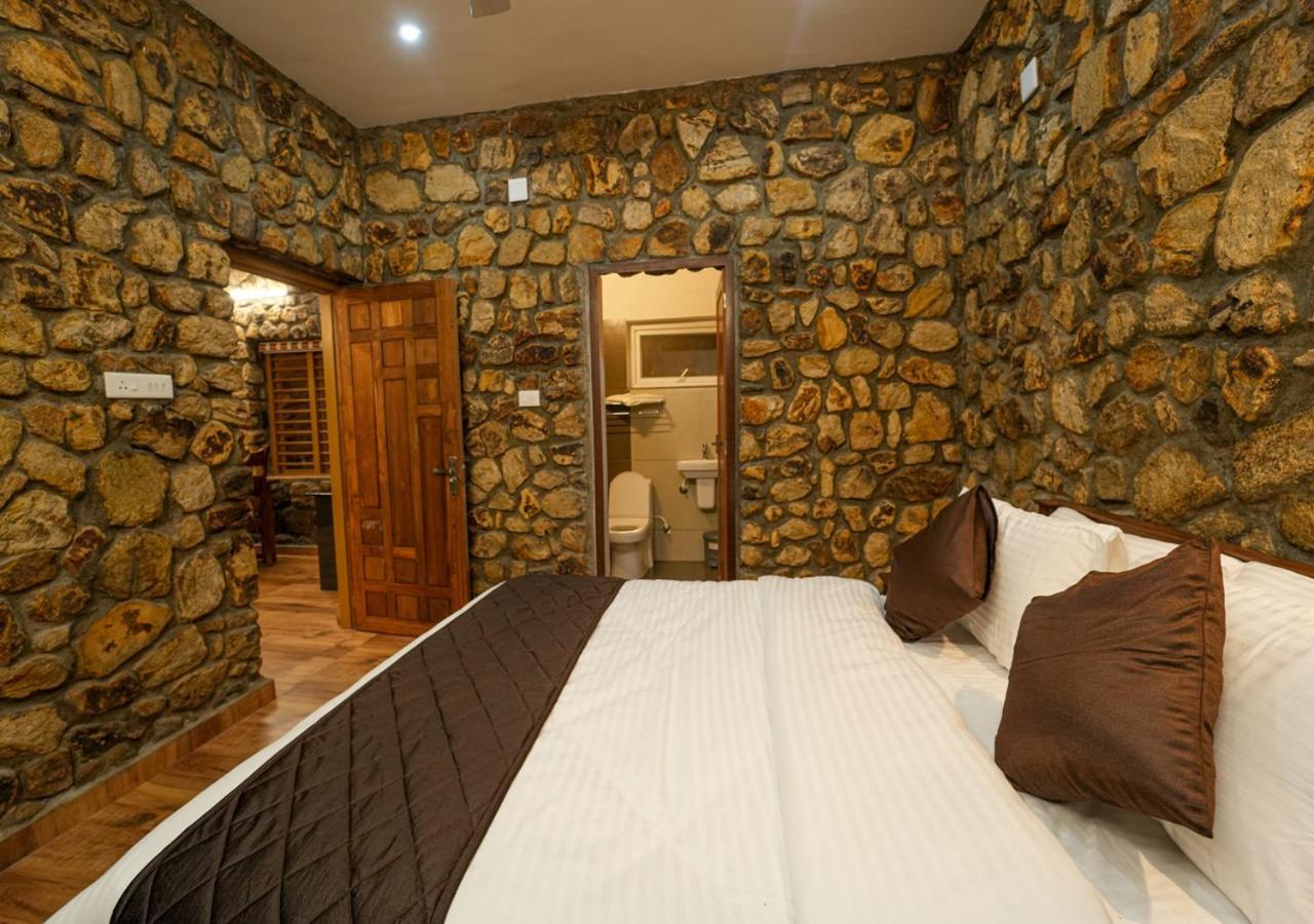 Tiyans Stone Castle Private Tea Villa Vagamon By Voye Homes Exterior foto